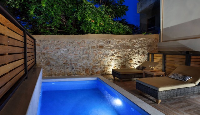 Two Bedroom City Villa Elvina in Chania with Private 24/7 Heated Pool & Hot Tube