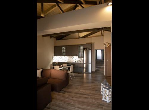 Under the rocks meteora panoramic view villa