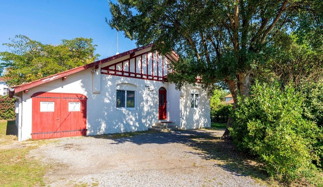 Vacation Home with Garden in Hossegor, Near Lake, Town Center & Beaches – Perfect for 4-6 Guests