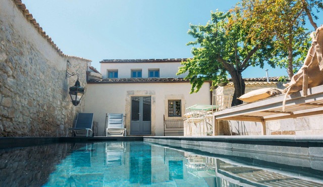 Villa Acreide in center of town - My Rental Homes