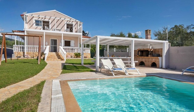 Villa Anastasis - Three Bedroom Villa, Sleeps 6