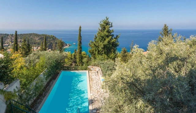 Villa Arithmos - Three Bedroom Villa, Sleeps 6