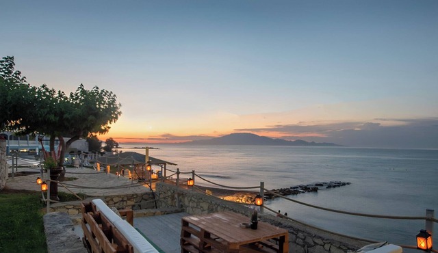 "Villa Aurora" A deluxe villa a breath away from the sea.