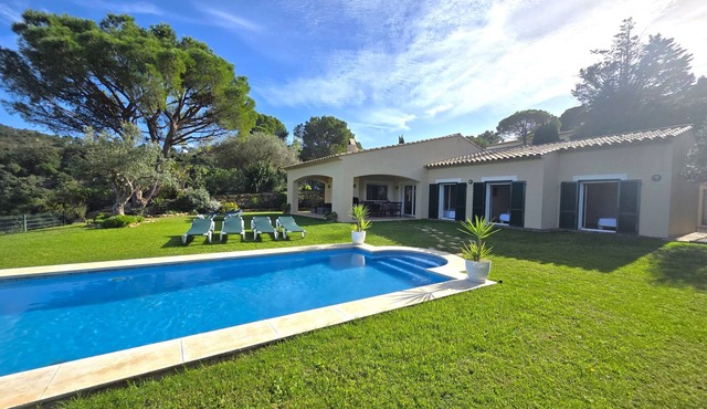 Villa 'Brun' with Sea View, Private Pool and Wi-Fi