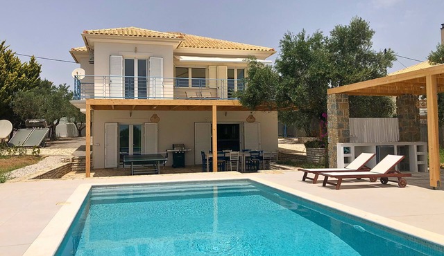 Villa Carla with private pool, sea view, peacefully located, close to the beach