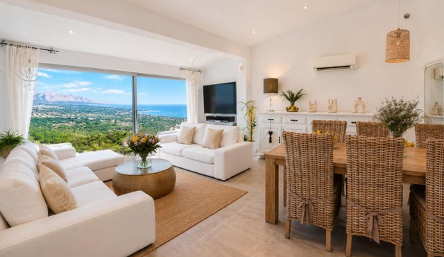 Villa cerca de ALTEA con Vistas Panorámicas Mar, Piscina y Terraza