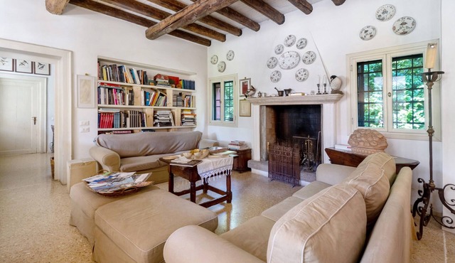 Villa 'Colloredo' with Shared Garden and Air Conditioning