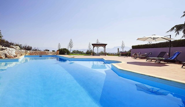 Villa Dennis Euphoria Retreat
