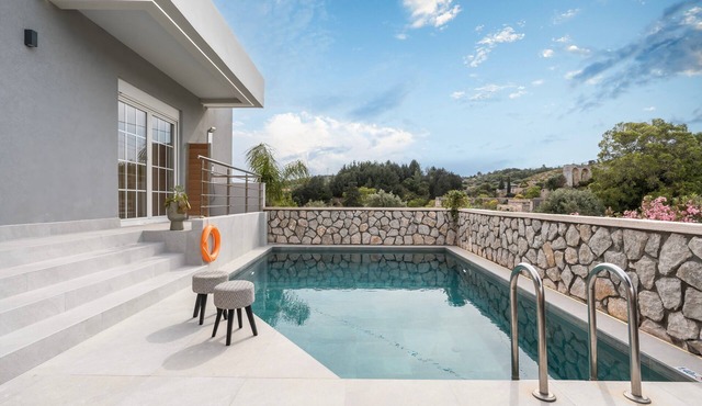 Villa "Eldorado Luxury" with Mountain View, Private Pool & Wi-Fi