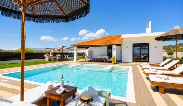 Villa Elysian - Two Bedroom Villa, Sleeps 4