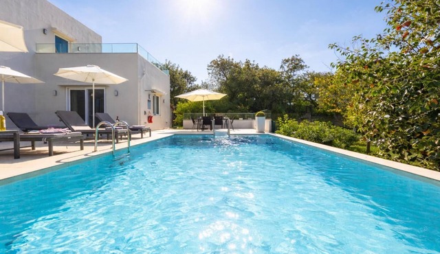 Villa Filia - Three Bedroom Villa, Sleeps 6