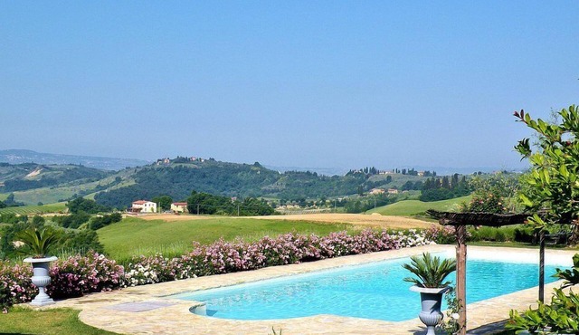 Villa Gilia D: A characteristic and welcoming apartment that is part of a villa surrounded by the greenery, with Free WI-FI.