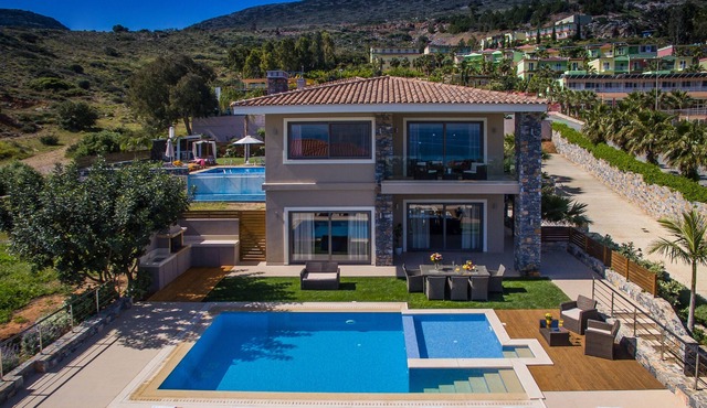 Villa Hersonissos with sea view, private heatable pool, near sandy beach