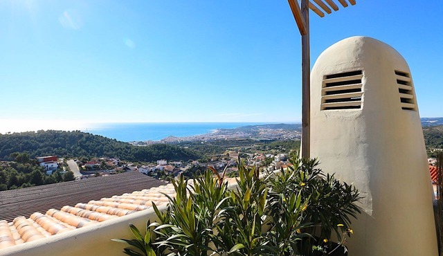 Villa Ibizenca - Five Bedroom Villa, Sleeps 12