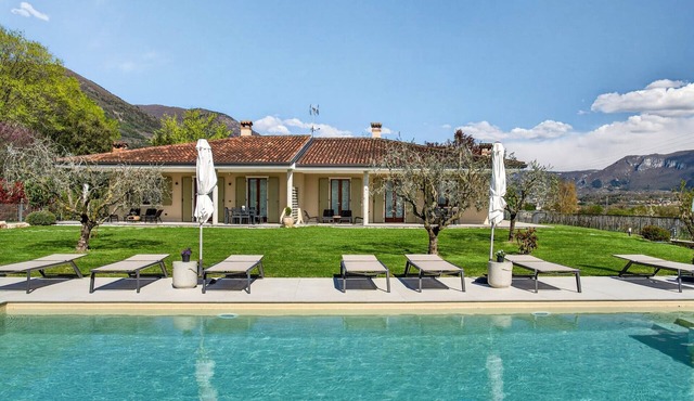 Villa Ida with 12 sleeps with private pool and big garden