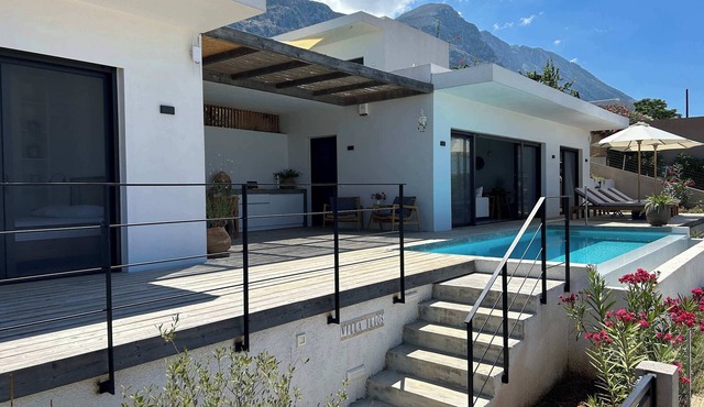 Villa Ilios Summary: