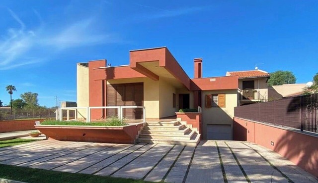Villa in Comiso with 3 bedrooms sleeps 6