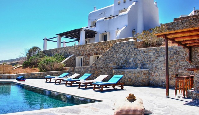 Villa in Mykonos near Agios Sostis Beach