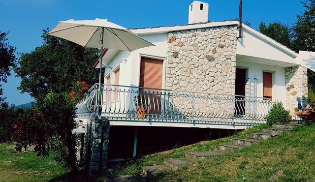 Villa in the country with a view of Lake Garda, Torri del Benaco