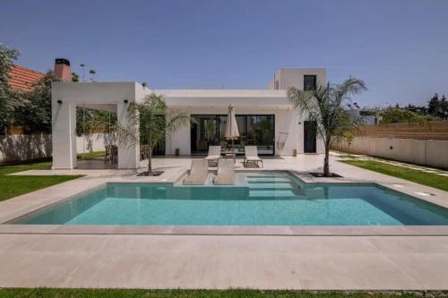 Villa Kala Loutraki - Private Pool & Sauna I Beach