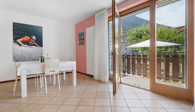 Villa 'Katzemburg 5+' with Lake View, Private Garden and Wi-Fi