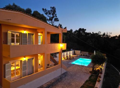Villa Kostas-NE Corfu with heated salt swimming pool