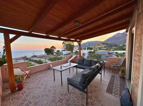 Villa Kyma by the sea, in South Crete