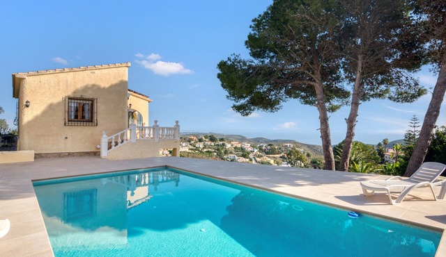 Villa 'Landhaus Mit Pool Und Spektakulren' with Sea View, Wi-Fi and Air Conditioning