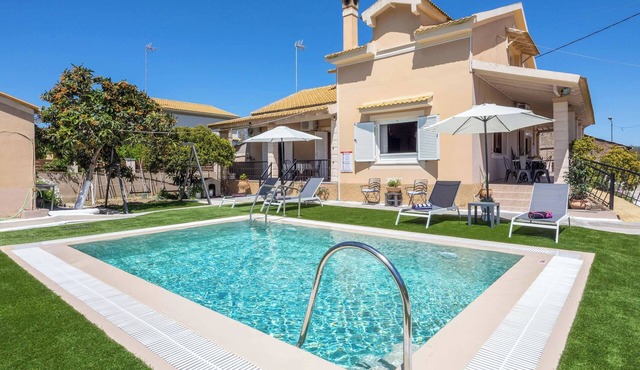 Villa Michael - Three Bedroom Villa, Sleeps 6