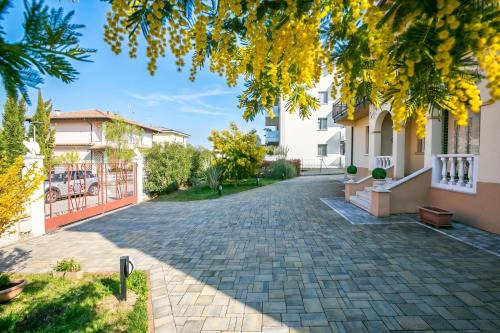 Villa Mimosa Apartments