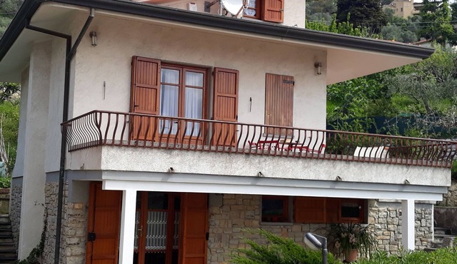 Villa on the hill with parking, garden, panorama