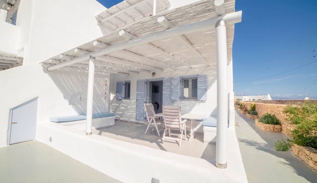 Villa "Peitho" with Private Terrace, Wi-Fi and Air Conditioning