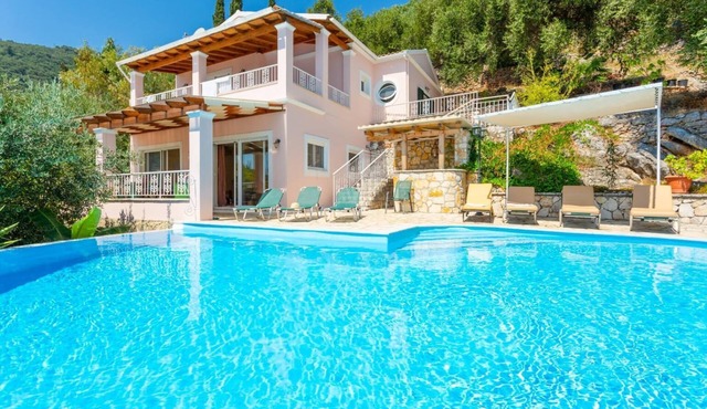 Villa Petros - Three Bedroom Villa, Sleeps 6