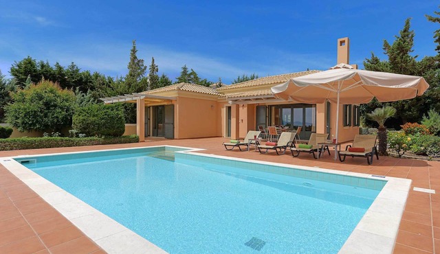 Villa Riaki - Two Bedroom Villa, Sleeps 4