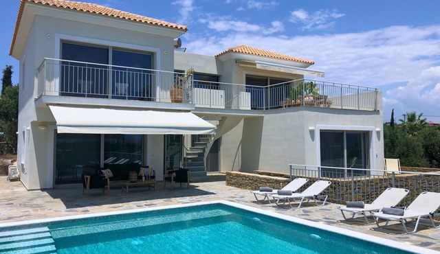 Villa Rosa - Luxury villa with private pool and panoramic sea views.