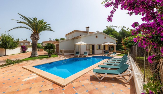 Villa 'Sa Coma' with Private Pool, Private Terrace and Wi-Fi