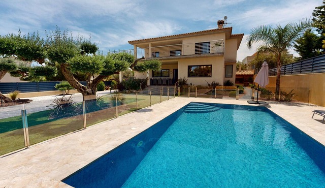 VILLA SANTA LLUCIA