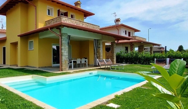 Villa Silvia, with private heated pool and garden.