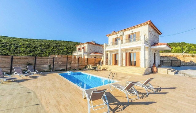 Villa Stephania - Three Bedroom Villa, Sleeps 6