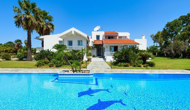 Villa Sutherlea with Private Pool
