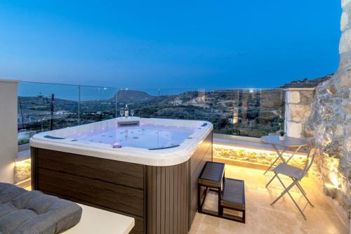 Villa Voritsi with Jacuzzi & Sauna