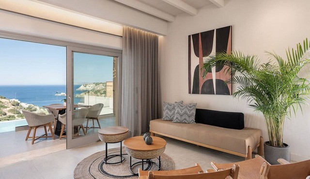 Villa w/Private Pool & Sea View, 400 to the beach