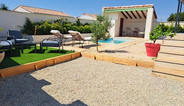 Villa with pool at the gateway to the Camargue