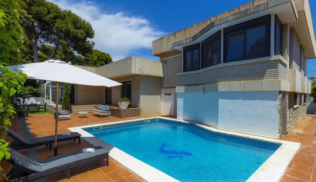 Villa with private pool in Vilafortuny