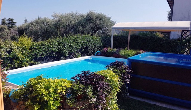 Villa with private pool for 6 people