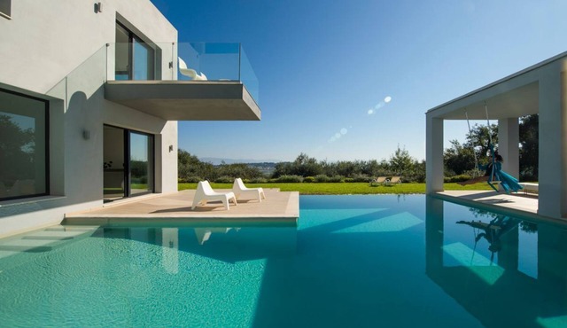 Villa Zoe - Four Bedroom Villa, Sleeps 8