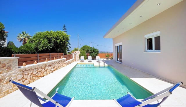 Vrahokipos Villa, 4 BD, 2 BA, private pool