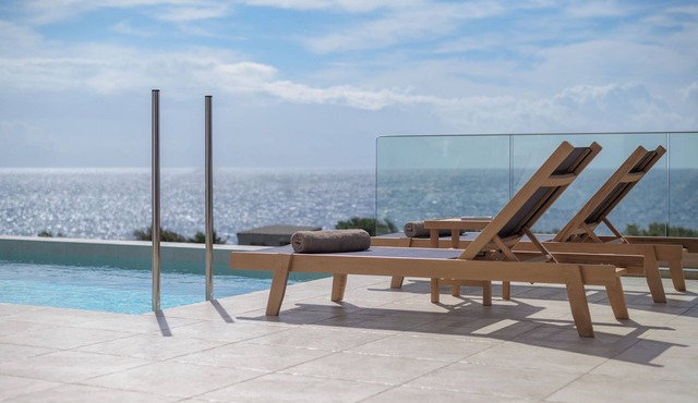 Windless SeaView Villa, with Pool & Hot Tub