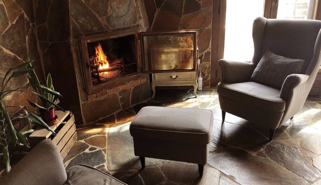 Winter Cozy with Jacuzzi & Fire 27km to Barcelona!