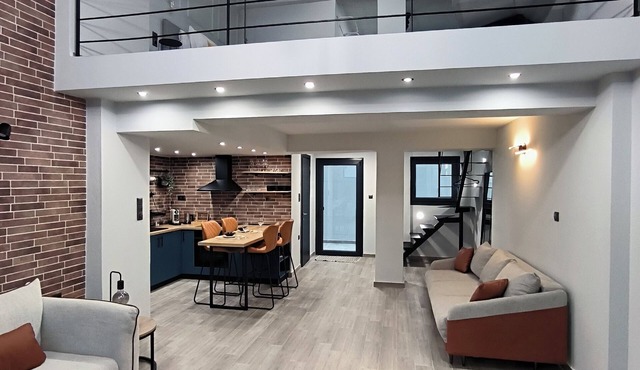 Zoe Loft !